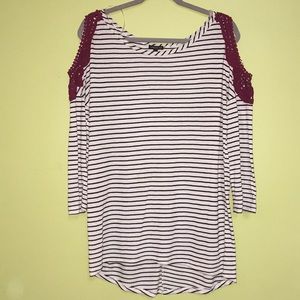 3/4 Sleeves Striped Shirt w/ Lace Cold Shoulder